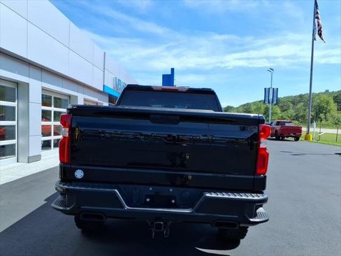 Used 2021 Chevrolet Silverado 1500 Custom Trail Boss w/ Midnight Edition AWD/4WD image 6