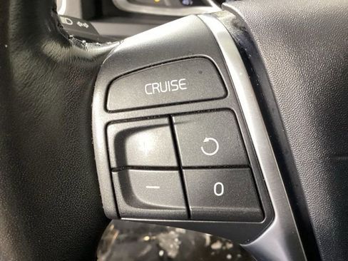 Used 2018 Volvo V60 T5 Dynamic image 30