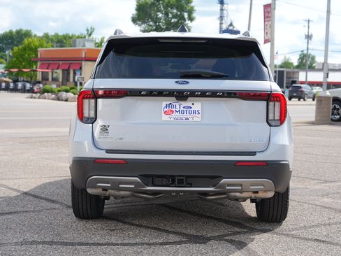 New 2026 Ford Explorer Active w/ Active Comfort Package AWD/4WD image 4