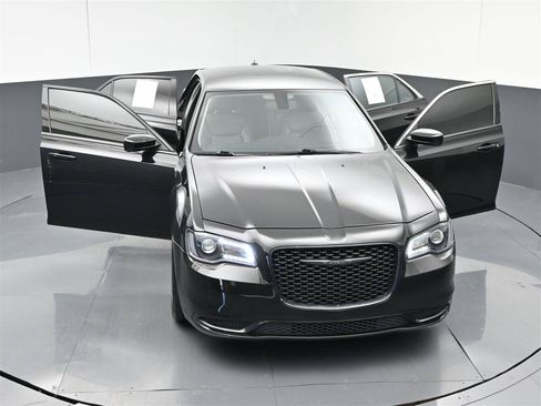 Used 2021 Chrysler 300 Touring w/ Sport Appearance Package RWD image 38