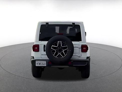 Used 2025 Jeep Wrangler Unlimited Sahara AWD/4WD image 8