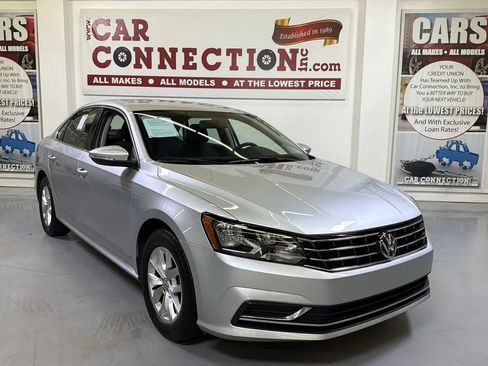 Used 2016 Volkswagen Passat 1.8T S FWD image 2