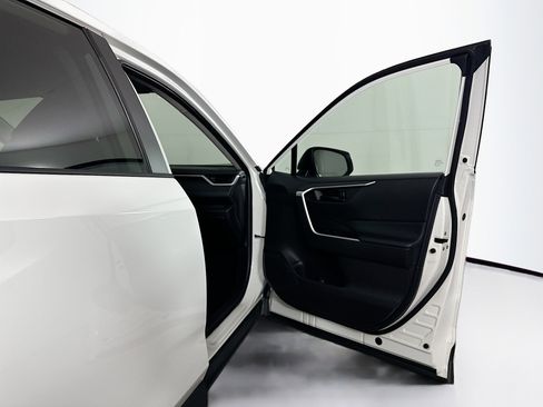 Used 2024 Toyota RAV4 LE image 29
