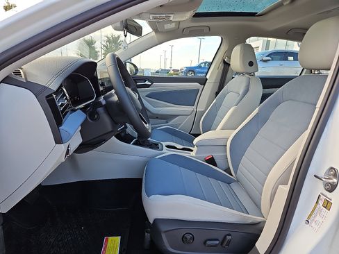 New 2026 Volkswagen Jetta SE image 9