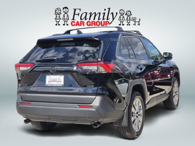 Used 2025 Toyota RAV4 XLE Premium FWD image 4