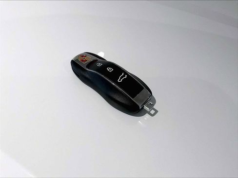 New 2026 Porsche Macan GTS image 21