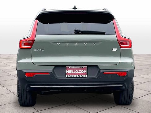 Used 2023 Volvo XC40 Recharge Ultimate w/ Protection Package Premier image 7