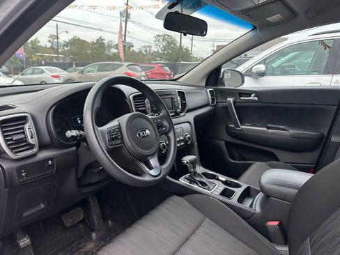 Used 2017 Kia Sportage LX image 9