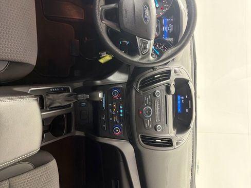 Used 2017 Ford Escape SE FWD image 26