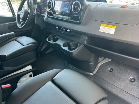New 2025 Mercedes-Benz Sprinter 2500 image 14