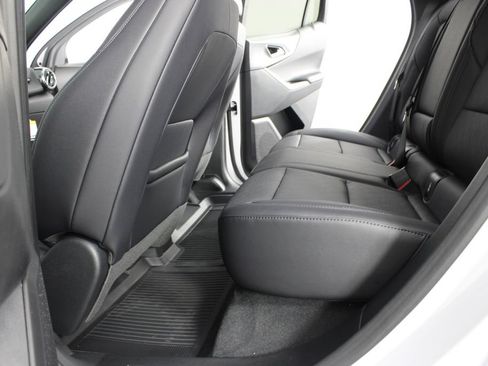 New 2027 Chevrolet Equinox LT w/ Convenience Package II FWD image 16