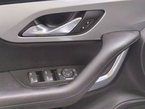 Used 2019 Chevrolet Blazer LT FWD image 23