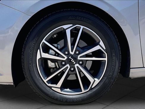 Used 2024 Kia Forte LXS FWD image 11