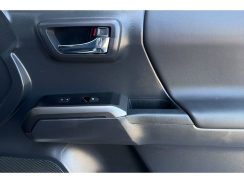 Certified 2023 Toyota Tacoma TRD Off-Road w/ Advanced Technology Package AWD/4WD image 18