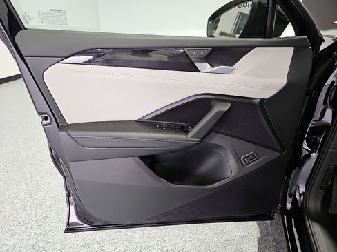 New 2026 Volkswagen Tiguan SE FWD image 16