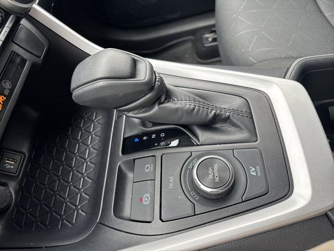 Certified 2025 Toyota RAV4 XLE image 26