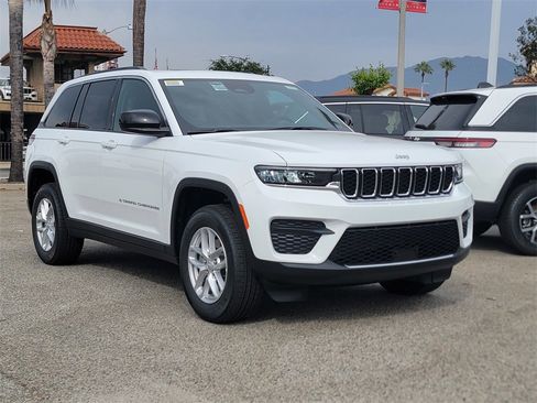 New 2025 Jeep Grand Cherokee Laredo X image 1