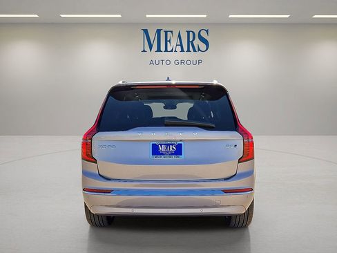 New 2026 Volvo XC90 B5 Core w/ Protection Package Premier image 4