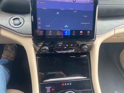 Used 2023 Jeep Grand Cherokee L Limited w/ Luxury Tech Group II image 12