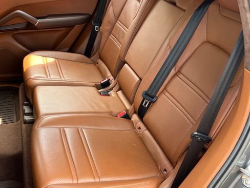 Certified 2023 Porsche Cayenne GTS AWD/4WD image 18