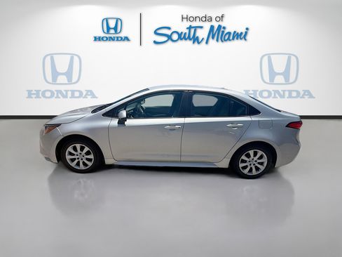 Used 2021 Toyota Corolla LE FWD image 4