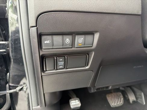 Used 2023 Nissan Armada Platinum w/ Captain's Chairs Package AWD/4WD image 12