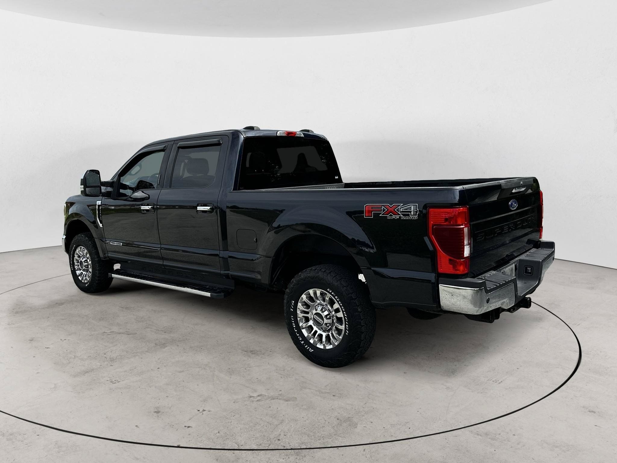Used 2021 Ford F250 XLT w/ XLT Premium Package AWD/4WD image 6