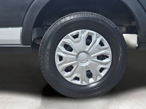 Used 2022 Ford E-Transit Medium Roof RWD image 50