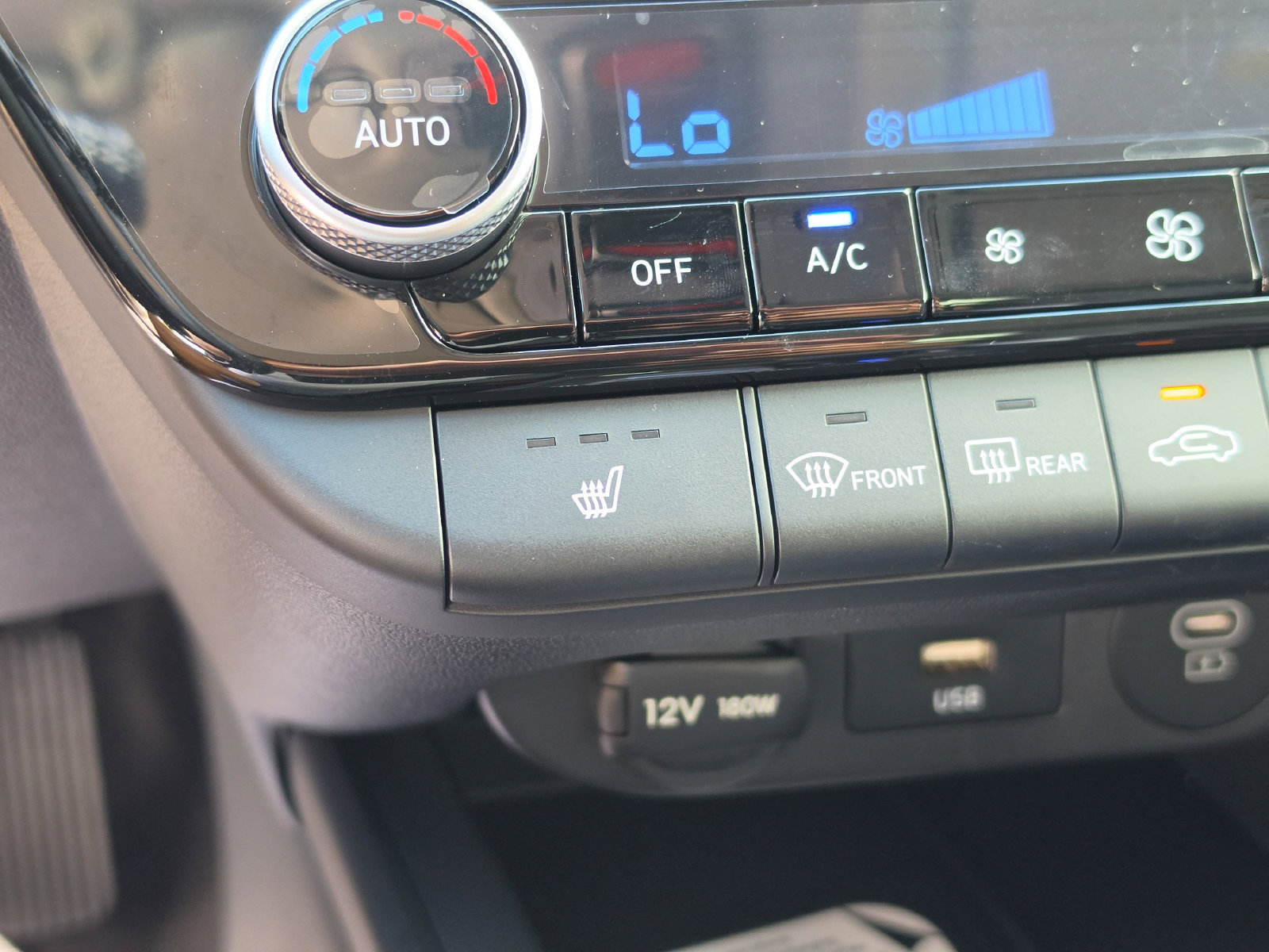 New 2026 Hyundai Elantra Limited FWD image 31