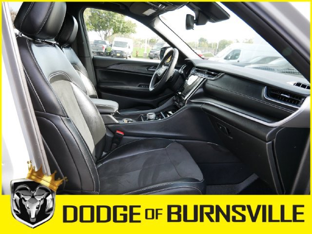 Used 2024 Jeep Grand Cherokee L Laredo AWD/4WD image 14