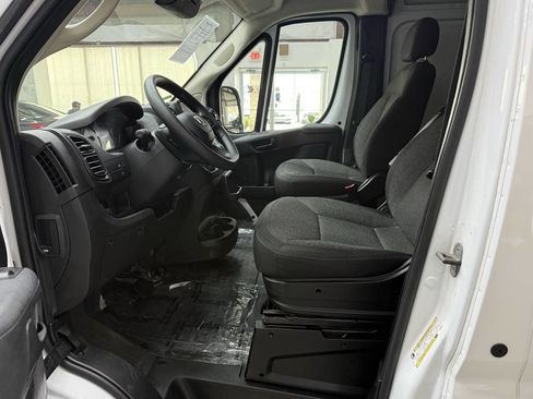 Used 2023 RAM ProMaster 2500 FWD image 11