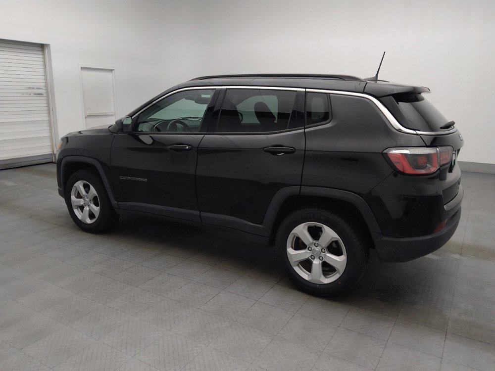 Used 2018 Jeep Compass Latitude w/ Popular Equipment Group AWD/4WD image 3
