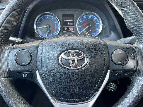 Used 2017 Toyota Corolla LE image 22