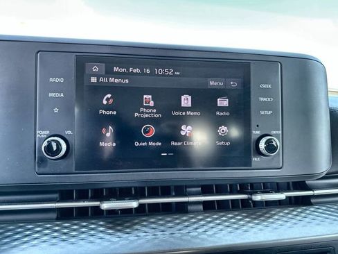 Used 2024 Kia Carnival LX image 20