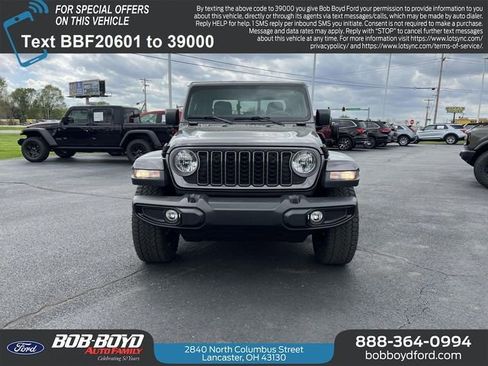Used 2025 Jeep Gladiator Sport AWD/4WD image 2