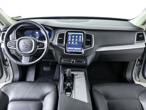 Certified 2025 Volvo XC90 B5 Core AWD/4WD image 19