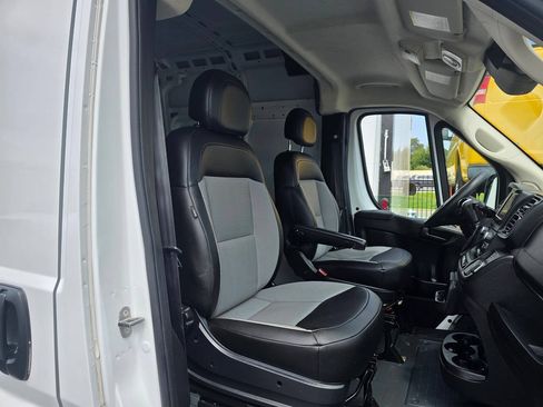 Used 2025 RAM ProMaster 3500 w/ Convenience Group FWD image 9