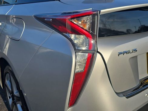 Certified 2017 Toyota Prius Four Touring image 33