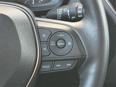 Used 2023 Toyota Corolla Cross LE image 28