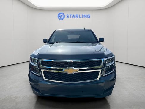Used 2019 Chevrolet Suburban LT RWD image 3