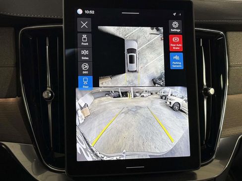 Used 2025 Volvo XC90 B6 Plus image 7