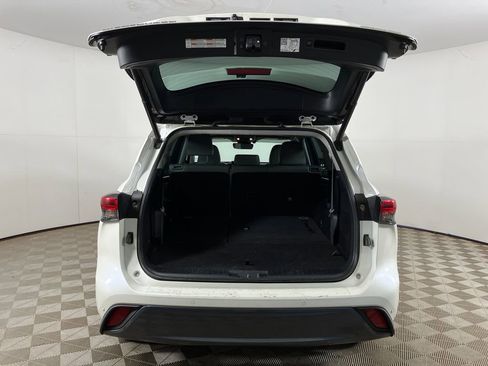 Used 2021 Toyota Highlander Limited image 25