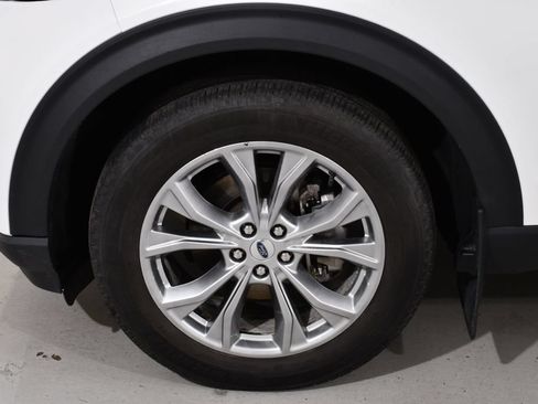 Used 2023 Ford Explorer XLT w/ Equipment Group 202A AWD/4WD image 25