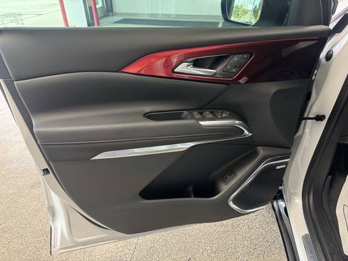 Used 2024 Chevrolet Traverse RS w/ LPO, Floor Liner Package image 18