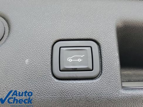 Used 2024 Chevrolet Equinox RS w/ RS Leather Package FWD image 11