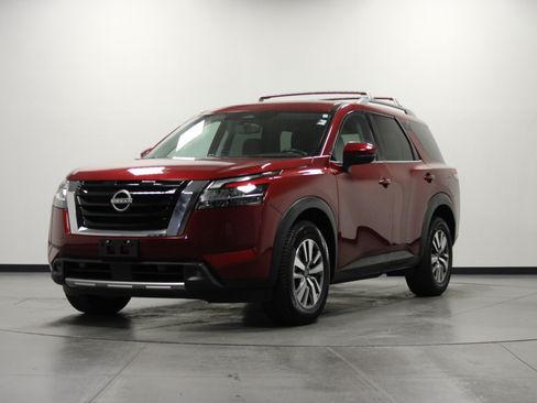 Used 2022 Nissan Pathfinder SL AWD/4WD image 8
