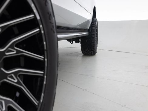 Used 2016 Chevrolet Suburban LTZ image 22