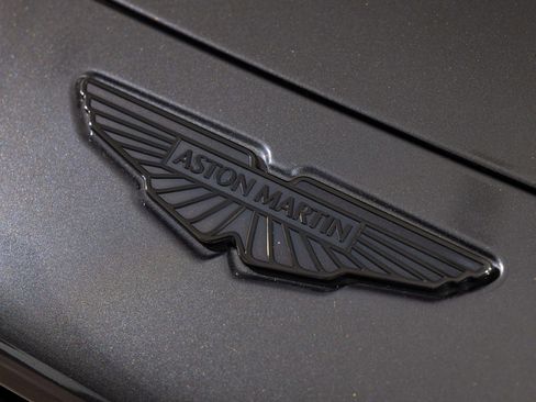 Used 2025 Aston Martin V8 Vantage Coupe image 45