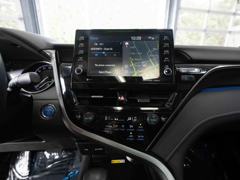 Used 2022 Toyota Camry XSE w/ Navigation Upgrade Package FWD image 17