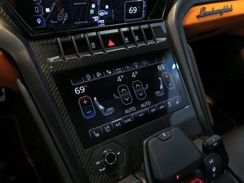 Used 2024 Lamborghini Urus S AWD/4WD image 21